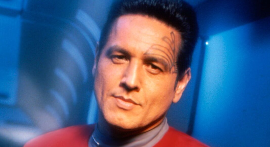 star trek voyager’s chakotay native american controversy explained